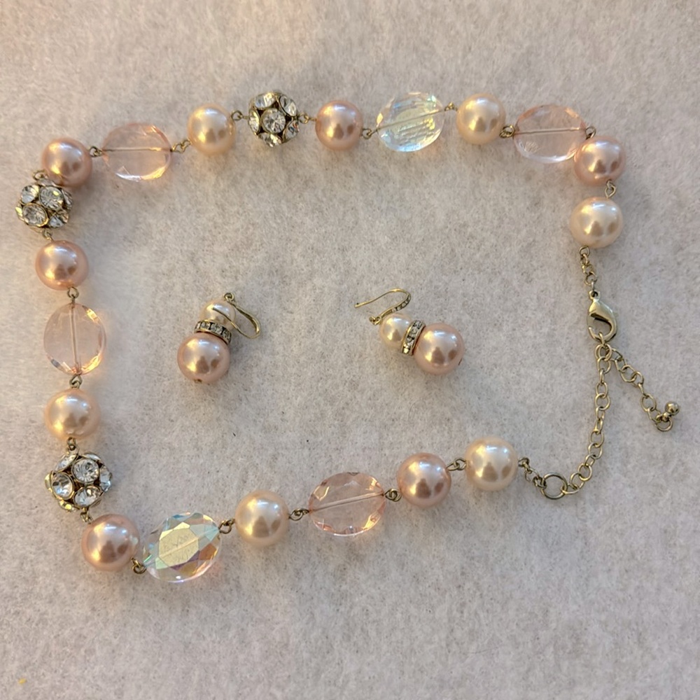Faux pink and white chunky pearl set